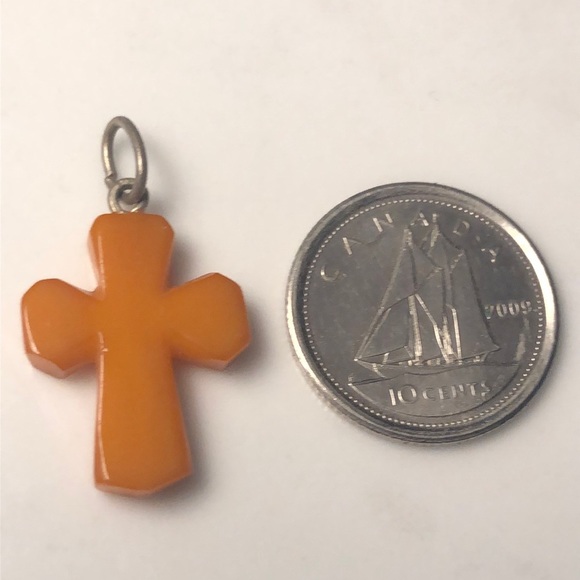 Amber cross crucifix‎ vintage pendant bracelet charm - Picture 4 of 4